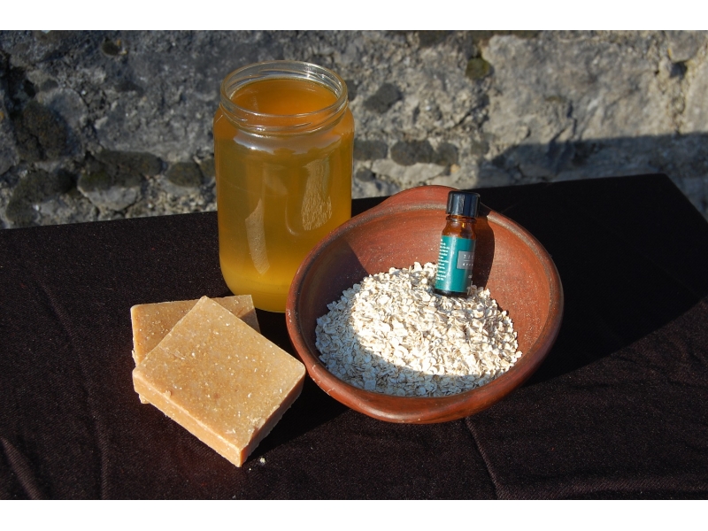 honey-and-oatmeal-handmade-natural-soap
