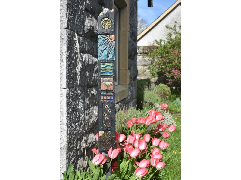 slate garden totem with tulips